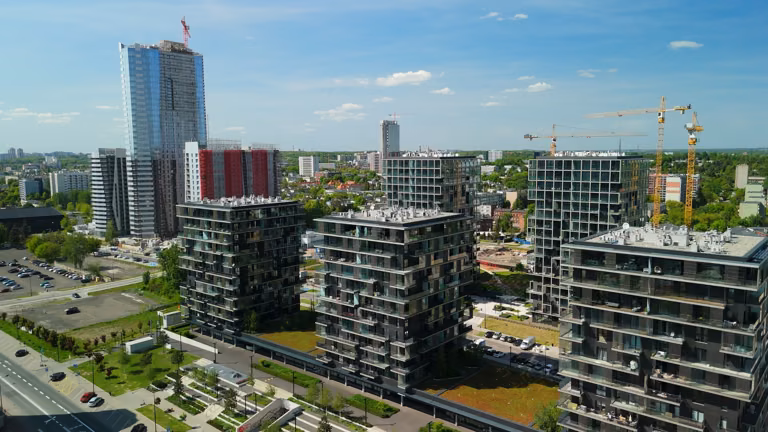 Katowice, zabudowa Pierwszej Dzielnicy i panorama miasta.