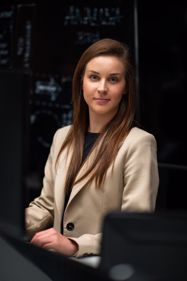 Sonia Garbowska · portret siedzący